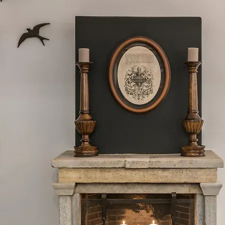 Coat Of Arms Mansion * Φηρά