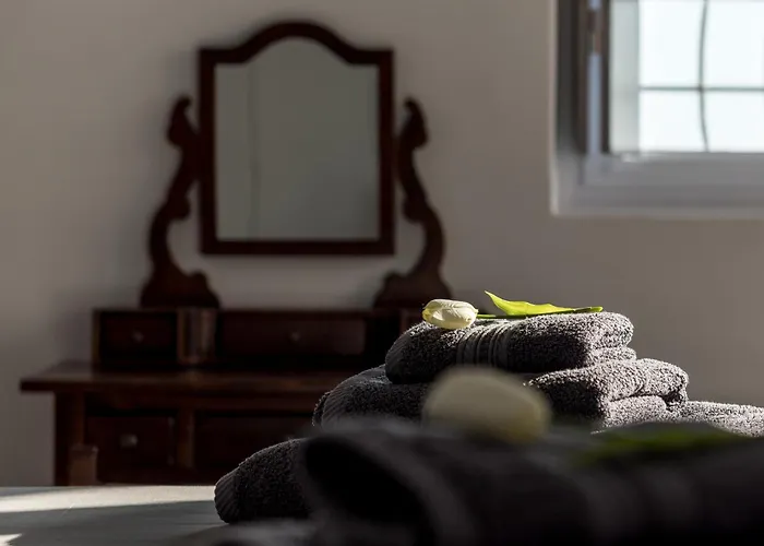 Coat Of Arms Mansion Villa *