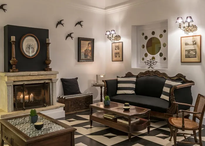 Coat Of Arms Mansion Villa *