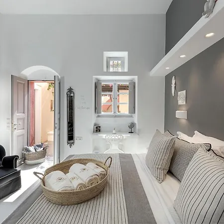 Coat Of Arms Mansion *