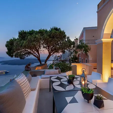 Coat Of Arms Mansion * Fira (Santorini)