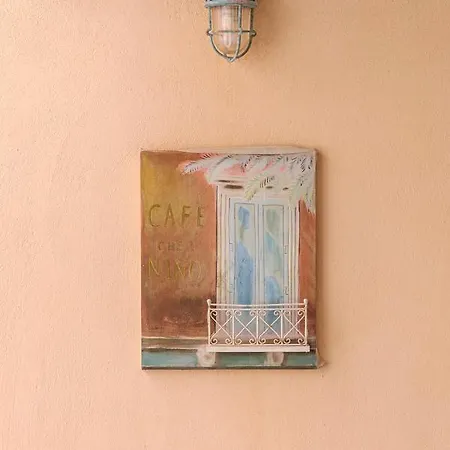 Coat Of Arms Mansion * Fira (Santorini)