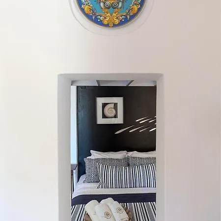 Coat Of Arms Mansion Fira (Santorini)