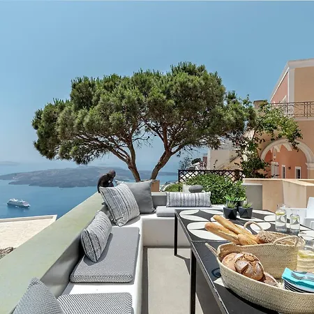 Coat Of Arms Mansion * Fira (Santorini)