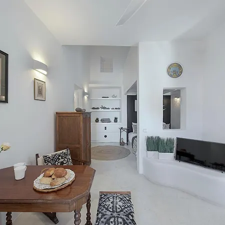 Coat Of Arms Mansion Fira (Santorini)