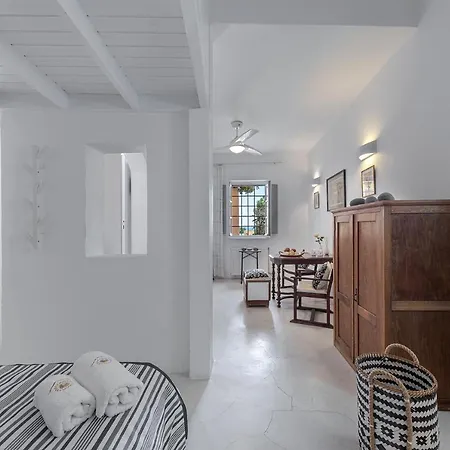 Villa Coat Of Arms Mansion *