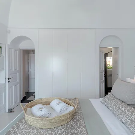 Coat Of Arms Mansion Willa