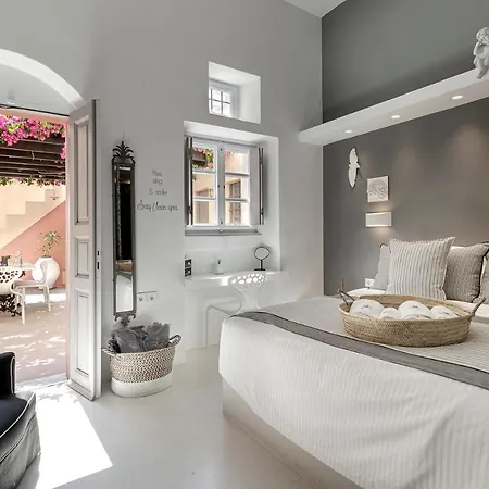 Coat Of Arms Mansion Villa