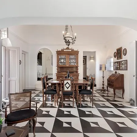 Willa Coat Of Arms Mansion Fira (Santorini)