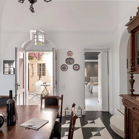 Coat Of Arms Mansion Villa