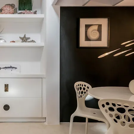 Coat Of Arms Mansion *