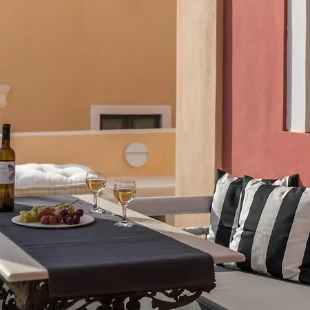 Coat Of Arms Mansion Fira (Santorini)