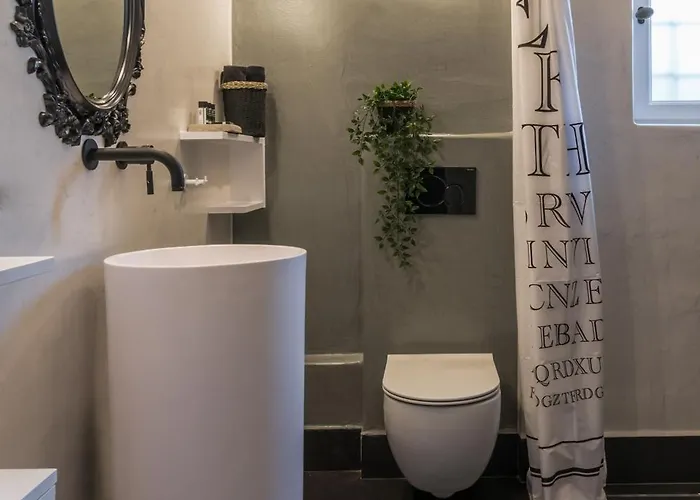 Coat Of Arms Mansion Fira (Santorini)