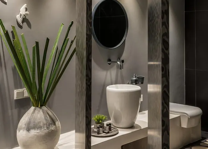 Coat Of Arms Mansion Fira (Santorini)