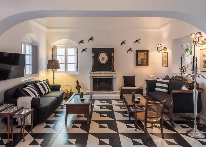 Villa Coat Of Arms Mansion *