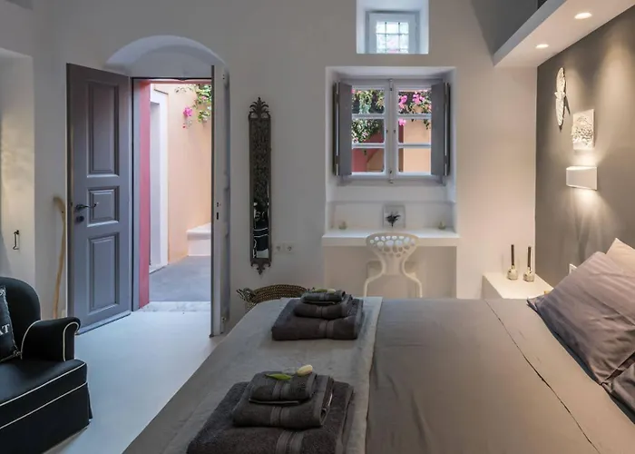 Villa Coat Of Arms Mansion *