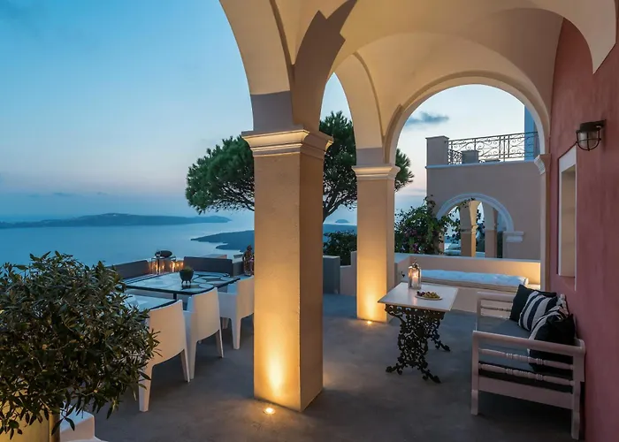 Coat Of Arms Mansion * Fira (Santorini)