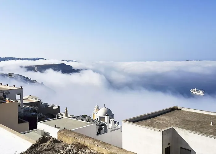 Coat Of Arms Mansion * Fira (Santorini)