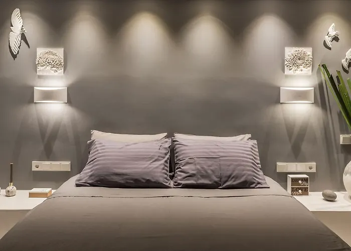 Villa Coat Of Arms Mansion Fira (Santorini)