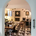 Coat Of Arms Mansion * 费拉